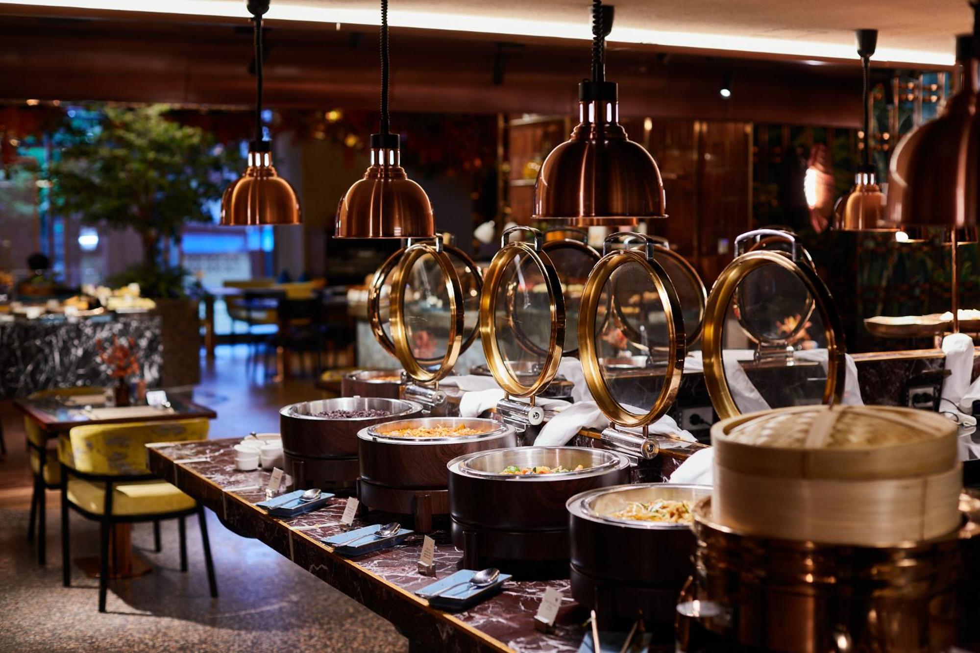 Valia Hotel Bangkok Exterior photo The buffet at the restaurant